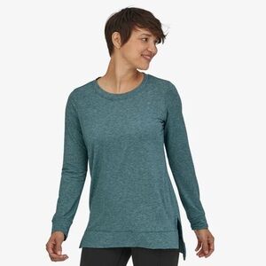 Patagonia Women's Green Long-Sleeved Glorya Side-Slit Top - Medium.